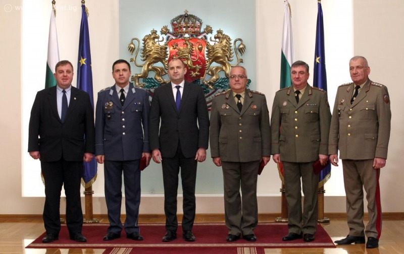 Нови пагони за трима генерали – президентът удостои военнослужещи с висше офицерско звание