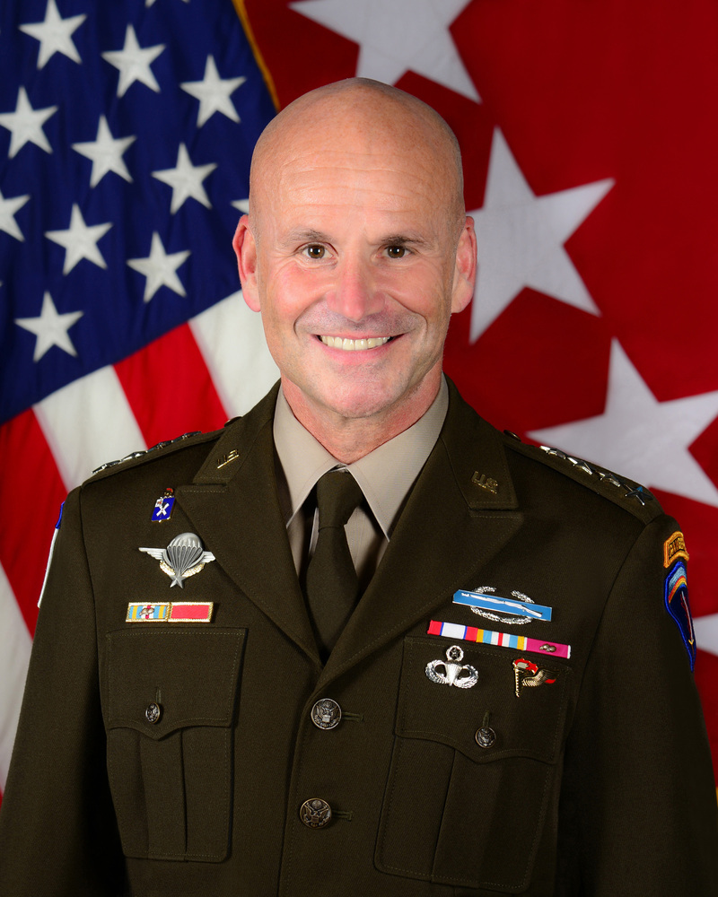 Американският генерал Кристофър Каволи е новият главнокомандващ силите на НАТО в Европа
