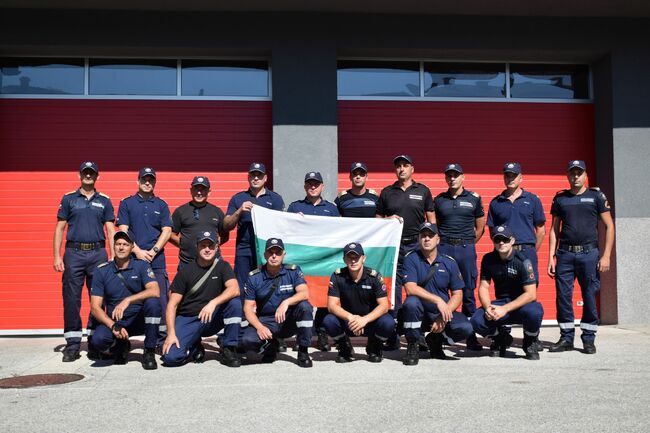 Втори екип български пожарникари замина днес за Гърция за оказване на помощ при възникване на горски пожари