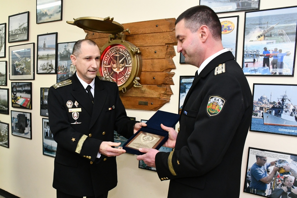 Смяна на командира на Военноморска база Варна