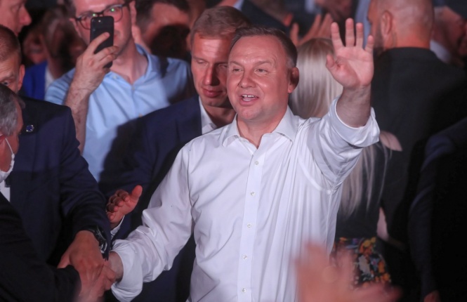 Полша остава консервативна – Анджей Дуда с втори президентски мандат