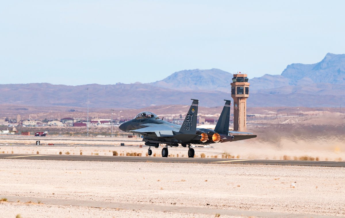 GE ще доставя двигатели за всички F-15EX