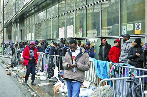 Франция ще си връща  контрола върху имиграцията
