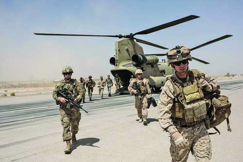 Пентагонът започна изтегляне от Афганистан