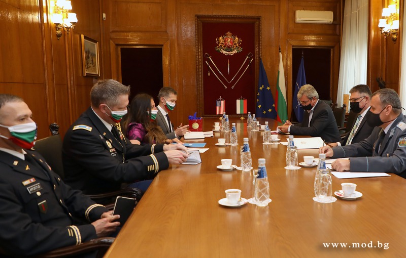 Министър Георги Панайотов се срещна с посланика на САЩ Херо Мустафа