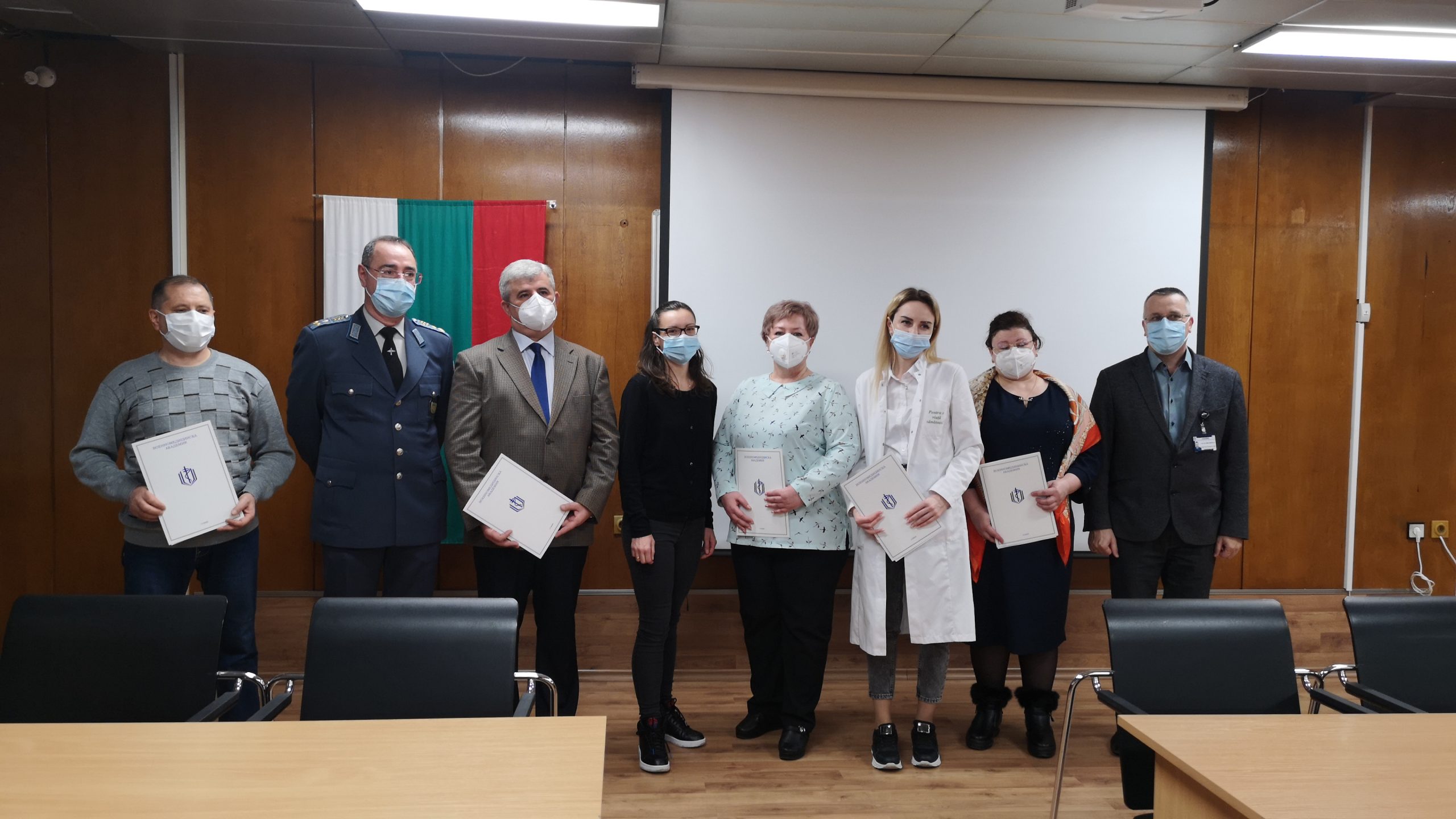 Лекари от молдовския район Тараклия овладяха методите на лечение на КОВИД-19 на българските колеги