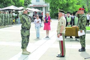 Генерал-лейтенант Любчо Тодоров връчи награди на отличили се воини