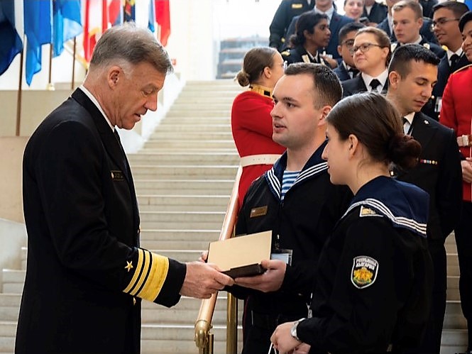 Курсанти от Морско училище усвояваха лидерство във Военноморската академия на САЩ