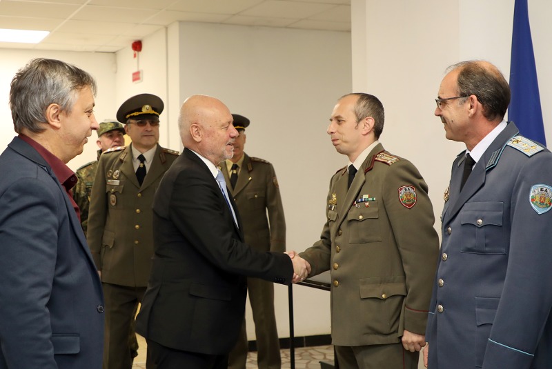 - armymedia.bg