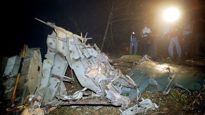 „Черните кутии“ на катастрофиралия самолет на „Чайна ийстърн“ са изпратени в САЩ