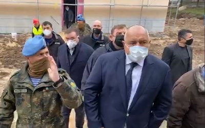 Премиерът и министърът на отбраната посетиха полигона „Црънча“