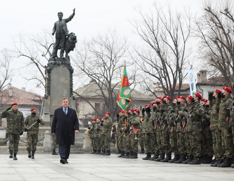 Министърът на отбраната Красимир Каракачанов: По-голямата част от обществото ни подкрепя изграждането на силна и боеспособна армия