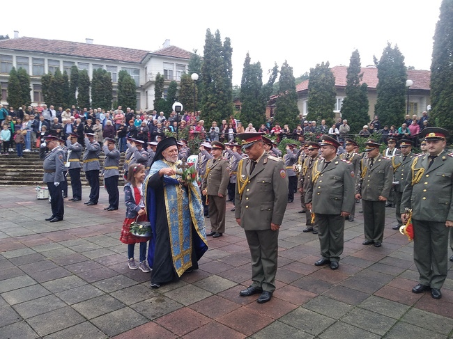 Военни и граждански духови оркестри свириха в чест на композитора и офицер Камен Луков Пейнски в родното му село