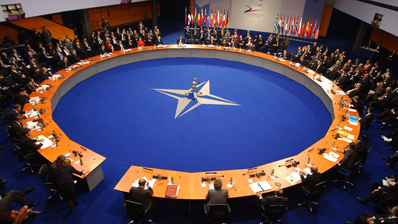 Военните министри на НАТО се събраха в Брюксел – Столтенберг: Доволни сме от спада на напрежението в Сирия