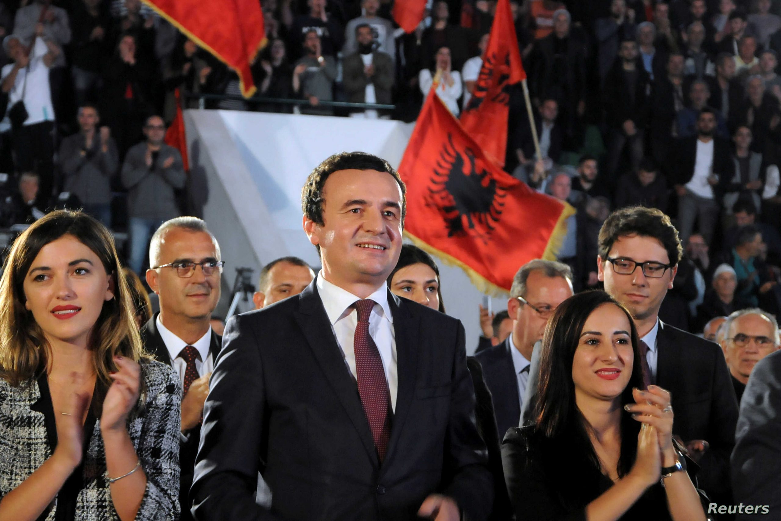 Албин Курти си върна властта в Косово