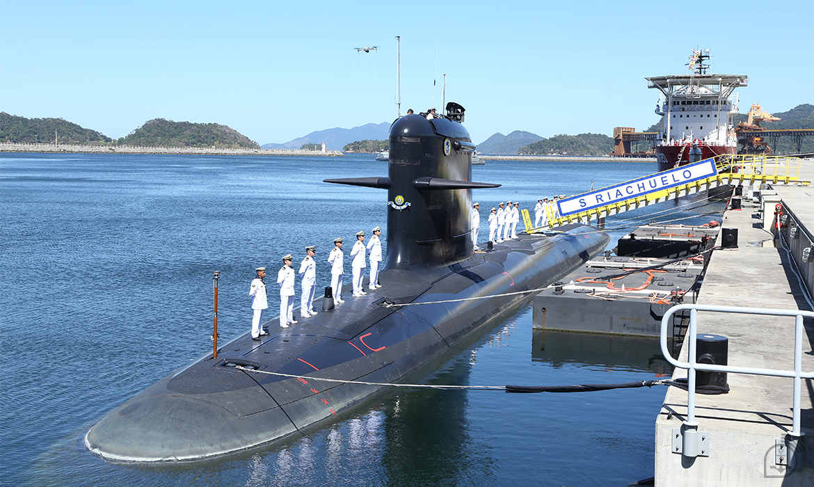Бразилия си произведе подводница и я прие на въоръжение