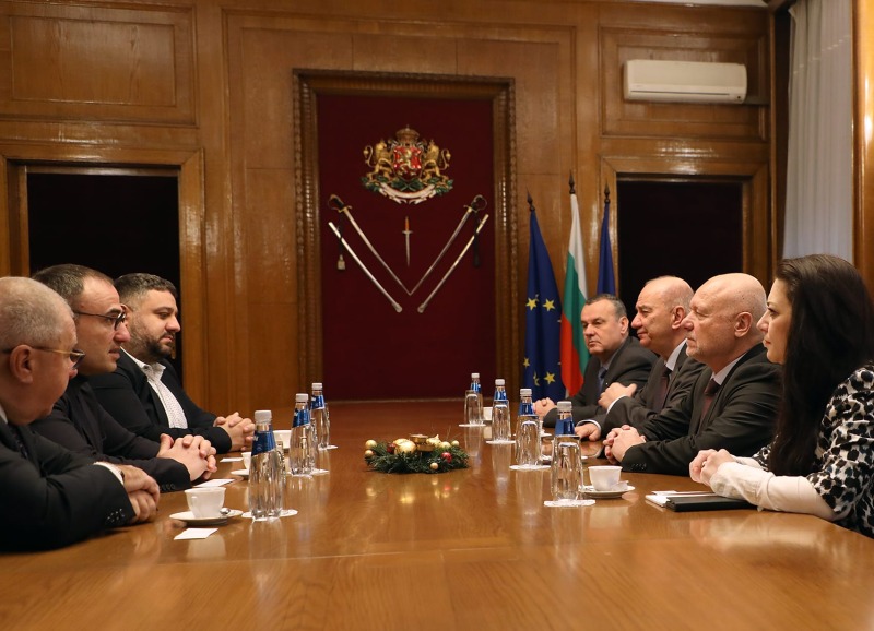Министърът на отбраната Тодор Тагарев се срещна с представители на Организацията на евреите в България „Шалом“