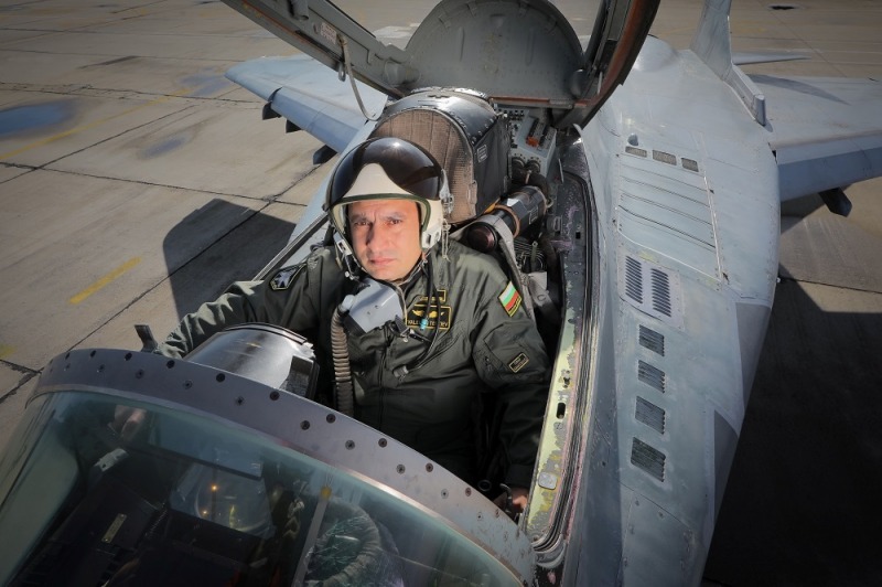 Военна прокуратура повдигна обвинение за  катастрофата с МиГ-29
