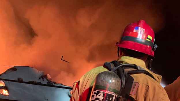 Голям пожар бушува в Калифорния