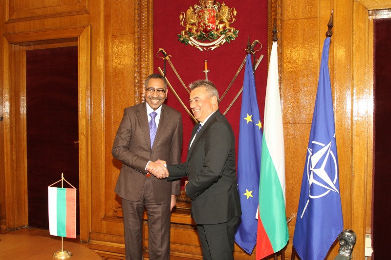 В МО обсъдиха възможностите за военно сътрудничество между България и Саудитска Арабия