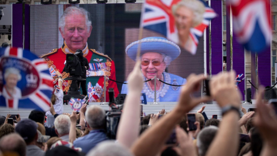 Започнаха 4-дневни тържества във Великобритания за платинения юбилей на Елизабет II