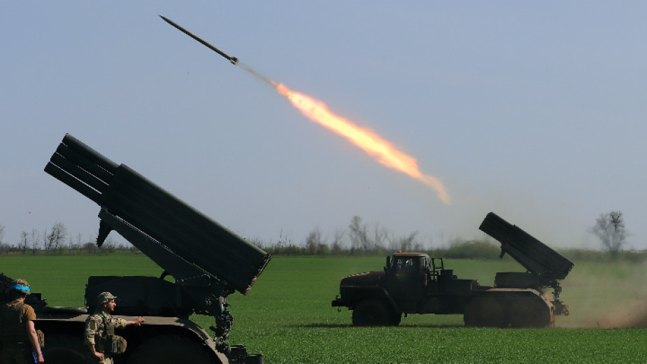 Руски обстрел на над 40 населени места в Донецк и Луганск
