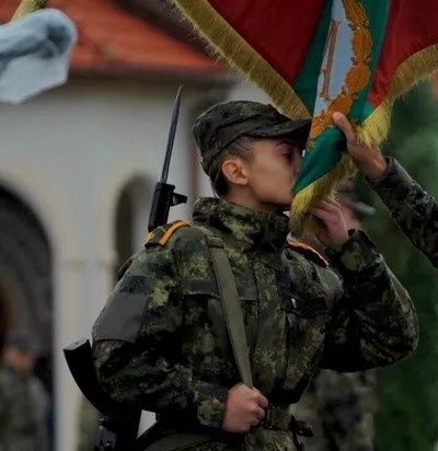 Европейска шампионка по таекуондо избра професията на военнослужещ да е нейното бъдеще