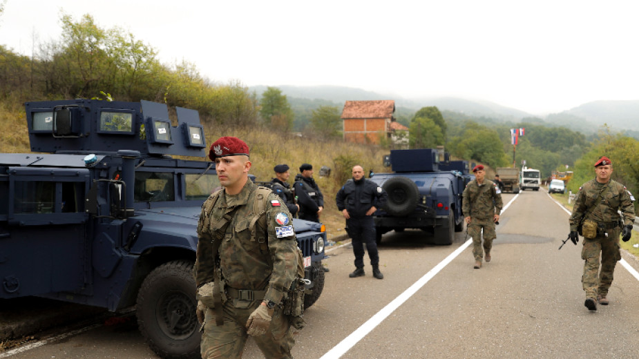 Силите на НАТО в Косово увеличават патрулите си
