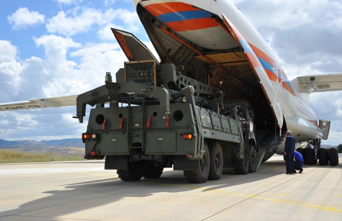 Русия ще продаде нови ракети С-400 на Турция