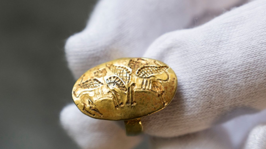 Нобеловата фондация върна пръстен от времето на микенската цивилизация в Гърция
