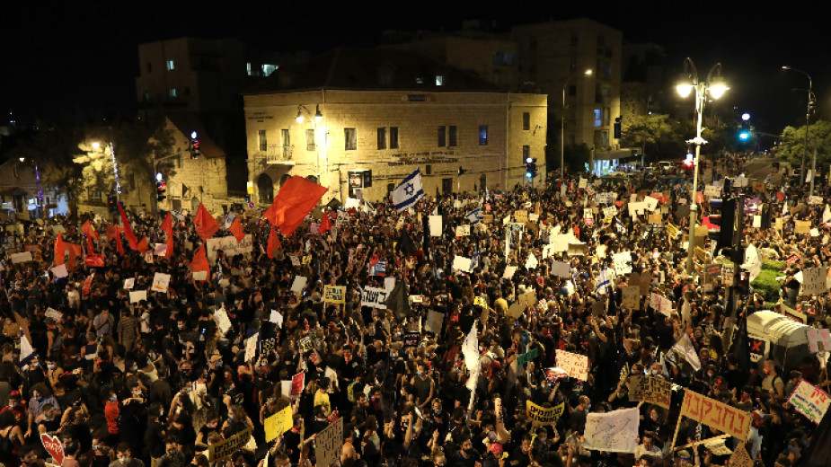 Стотици израелски резервисти отказаха да се явят на обучение в знак на протест срещу спорните съдебни реформи на правителството