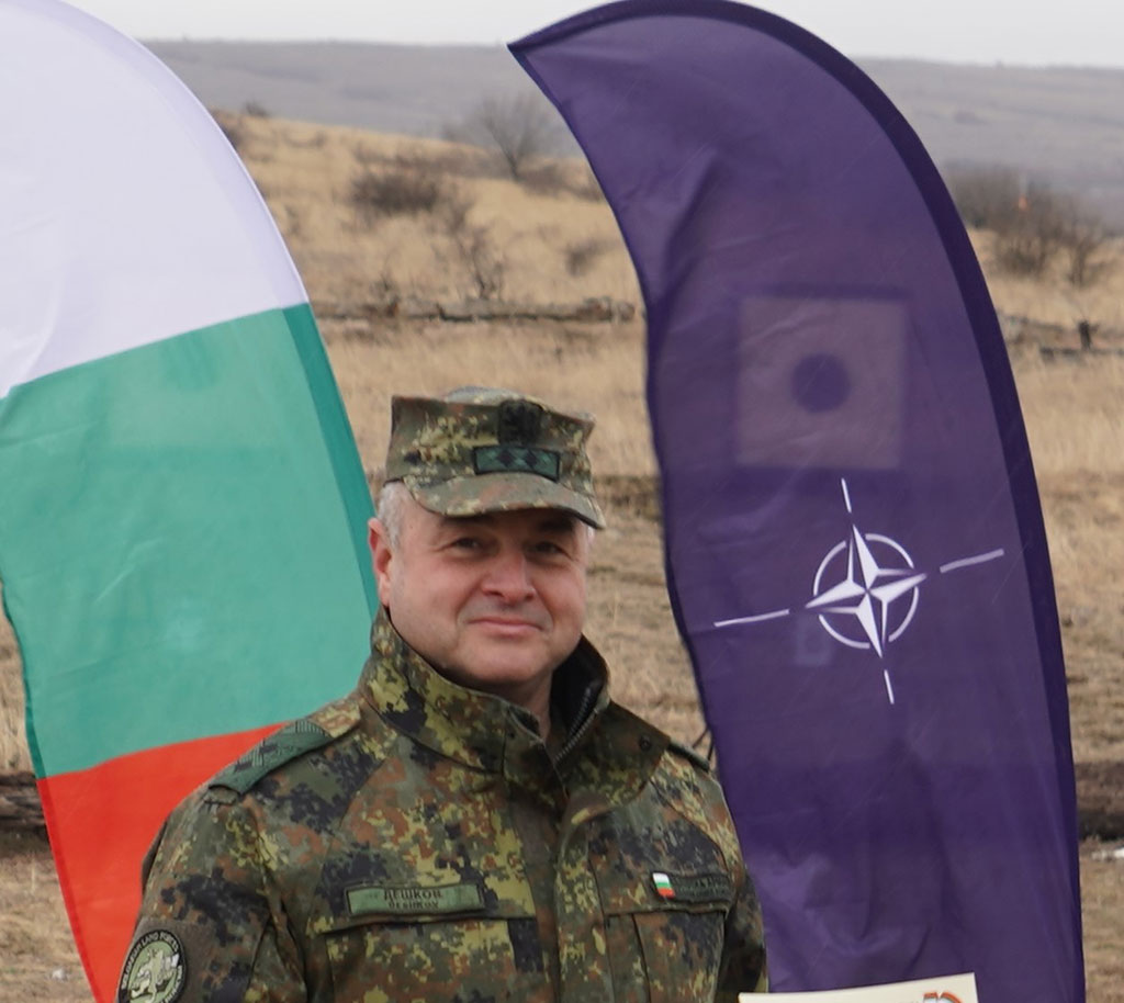 Приветствие на командира на Сухопътните войски генерал-майор Деян Дешков по повод на предстоящите коледни и новогодишни празници