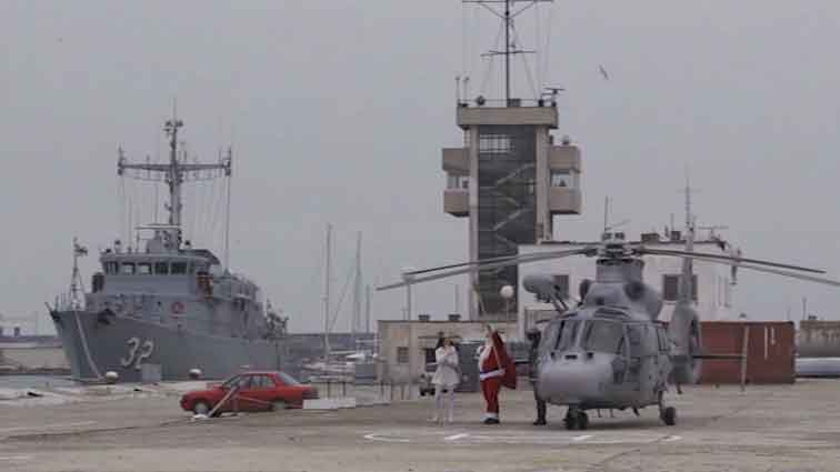 Дядо Коледа долетя с хеликоптер „Пантер“