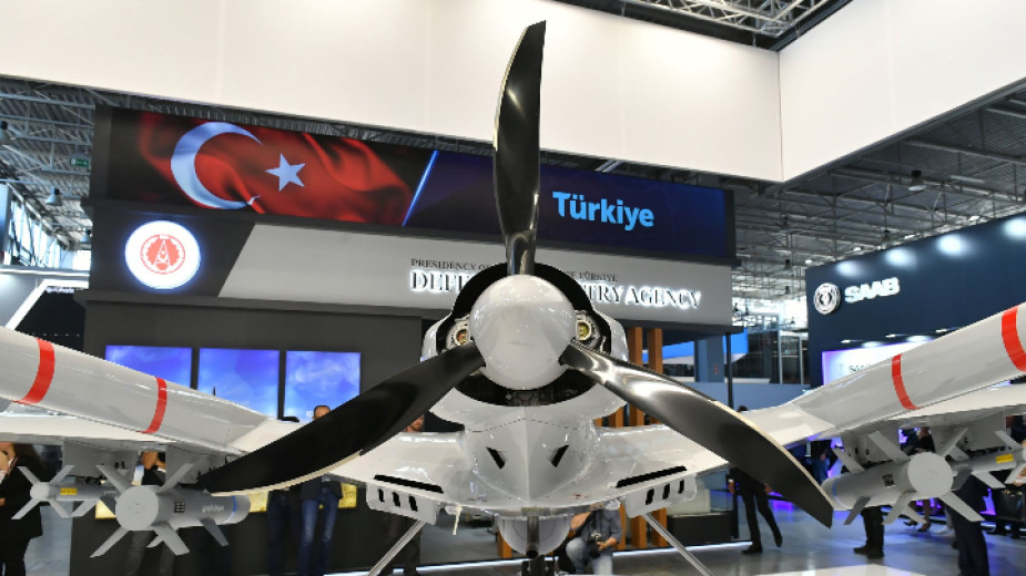 Турският производител на дронове Байрактар започна строителство на фабрика в Украйна