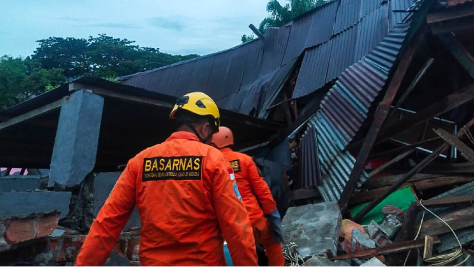 Земетресение разтърси Индонезия, най-малко 56 души загинаха, над 700 са ранени