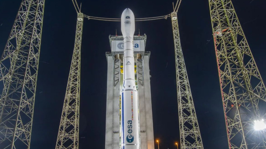 Новата европейска ракета „Вега-С“ бе изгубена малко след изстрелването