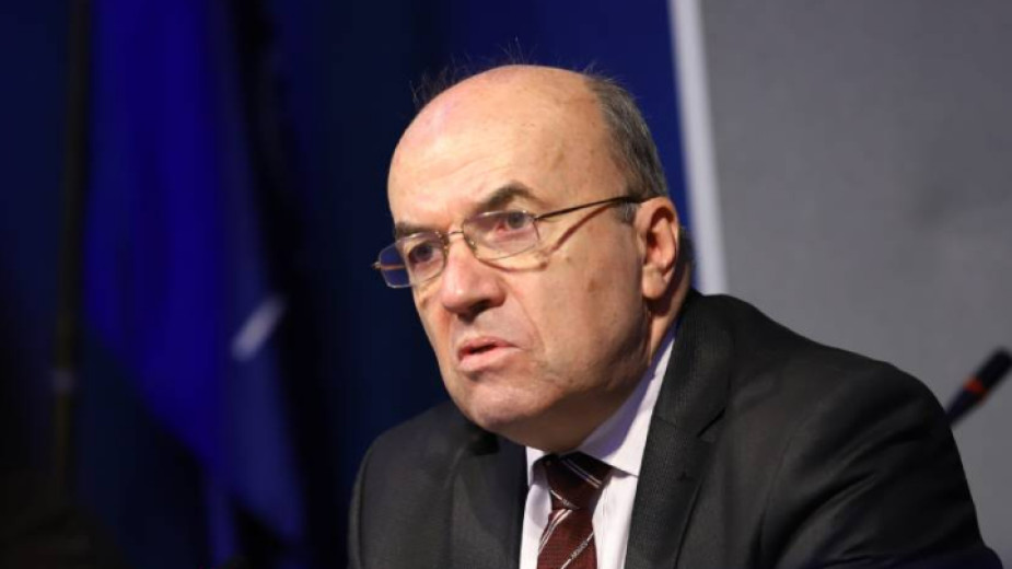 Министър Милков: България няма да изпраща муниции за Украйна
