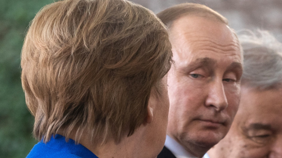 Кремъл: Меркел и Путин изразиха загриженост заради напрежението в Източна Украйна