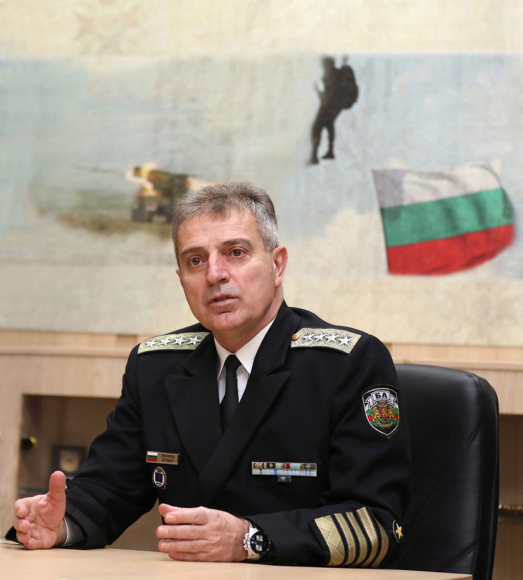 Адмирал Емил Ефтимов, началник на отбраната: Мирът не е даденост, цената му е много висока