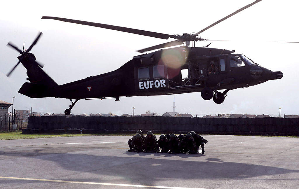 Войници и оборудване от стратегическите резервни сили на ЕУФОР пристигнаха в Босна