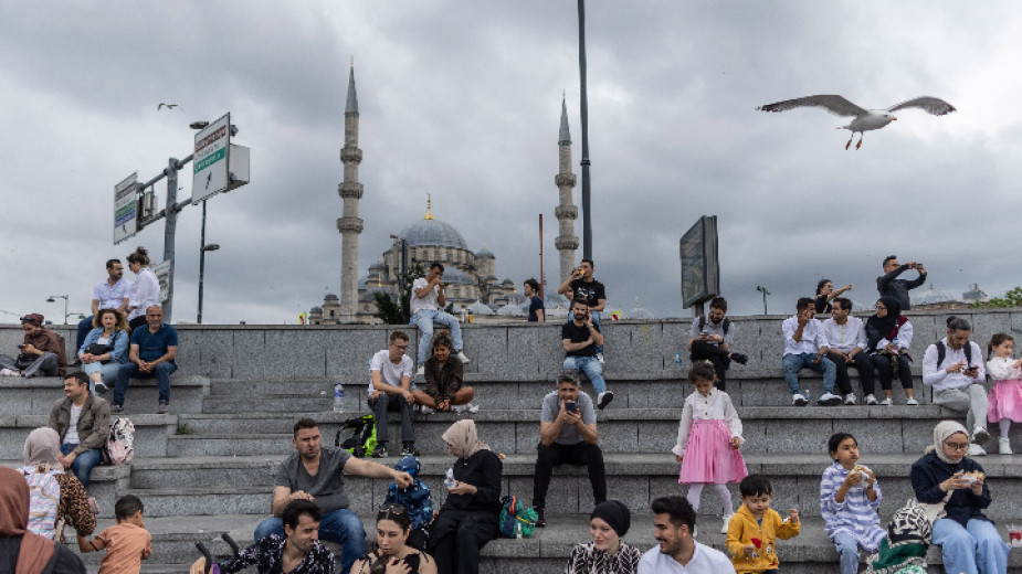 Властите в Истанбул наредиха на нерегистрираните сирийци да напуснат града до два месеца