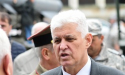Димитър Стоянов влиза в Министерството на отбраната по позната пътека