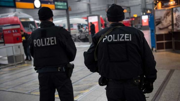 Откраднат камион се вряза в 8 коли в Германия – българин пострада