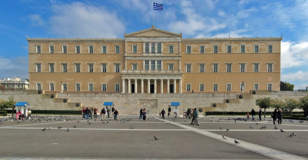Гръцкото правителство няма да предприеме нищо, с което да застраши въздушната отбрана на страната, заяви говорителят му