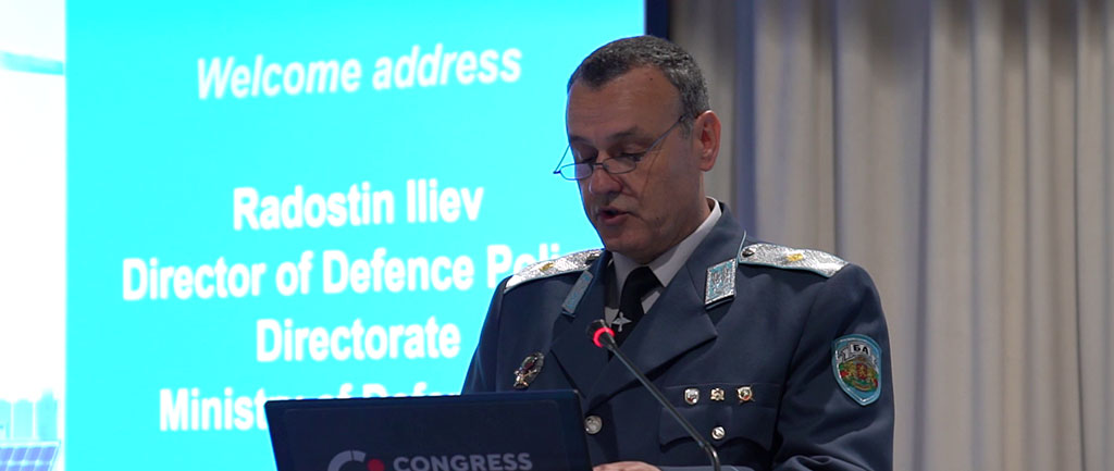 Военни и бизнес на форум за устойчива енергия в отбраната