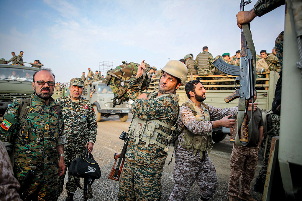 Иран провежда военно учение в условията на нарастващо напрежение в региона