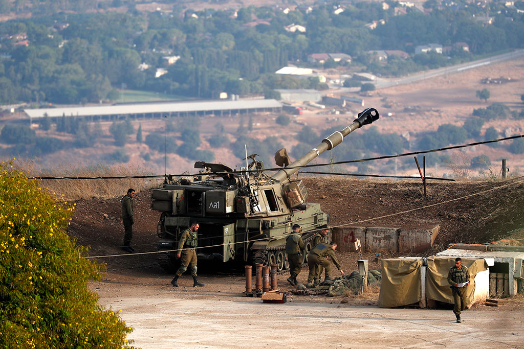 Израелски войници провеждат учения, подготвяйки се за евентуална война с Ливан
