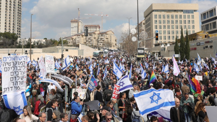 Десетки хиляди се включиха в протест срещу Нетаняху