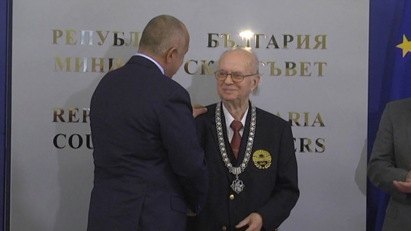 Васил Казанджиев получи наградата „Паисий Хилендарски” за 2015