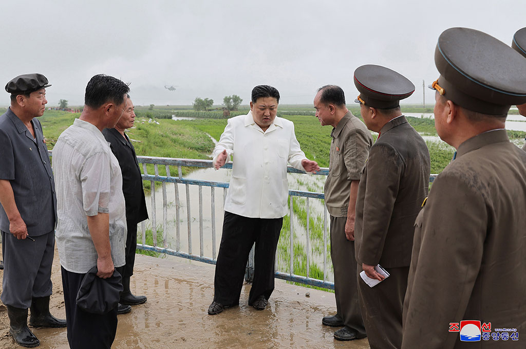 Лидерът на Северна Корея нареди да се увеличи производството на ракети